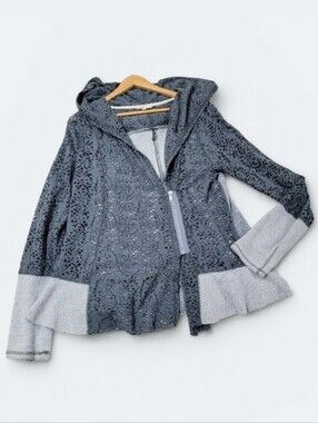 Mystree Lace Sweatshirt Hoodie Raw hem Size Large
